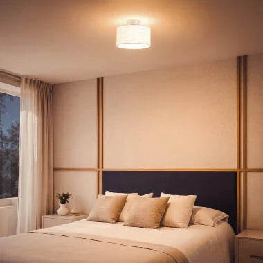 GRUSTARO plafondlamp in een woonkamer