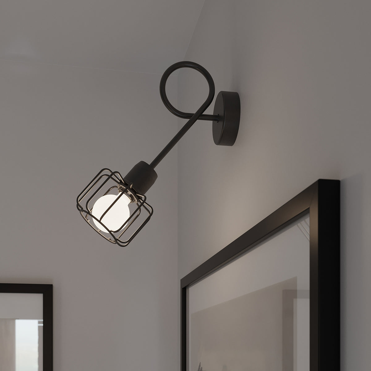 BELUCI 1 wandlamp zwart