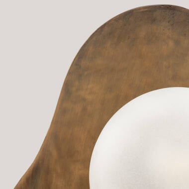 Wandlamp Livrano gemonteerd aan de wand