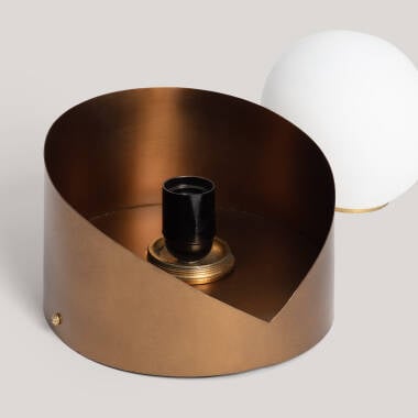 Wandlamp Lombaro gemonteerd aan de wand