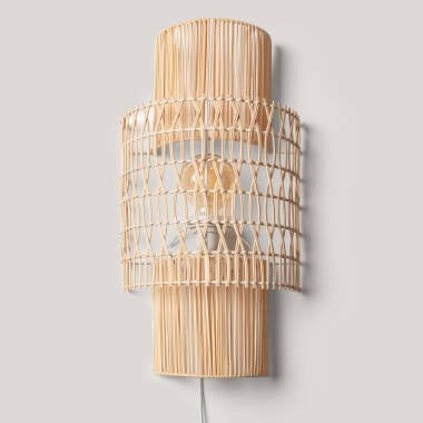 Wandlamp Eldaro brandend aan de wand