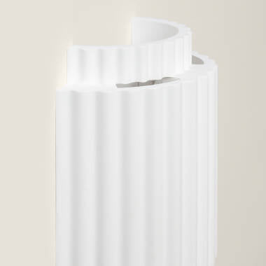 Detail van het golfreliëf van wandlamp Gustaro