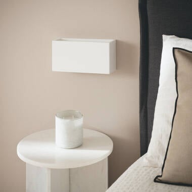 Wandlamp Quelaro brandend met licht naar boven en beneden