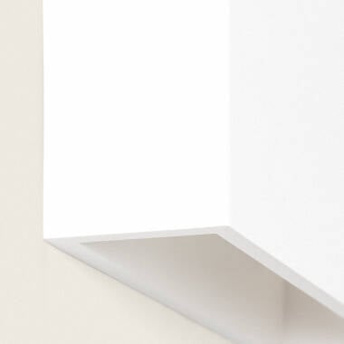 Wandlamp Quelaro aan de wand gemonteerd