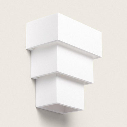 Witte gipsen wandlamp Endaro met trapsgewijze vorm