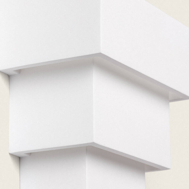 Wandlamp Endaro brandend aan de wand