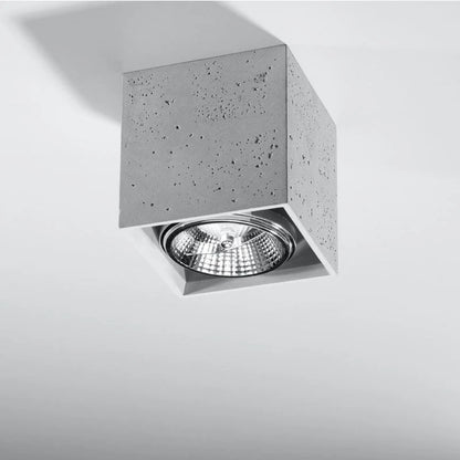 NOVSARO kubusvormige plafondlamp van beton in grijs