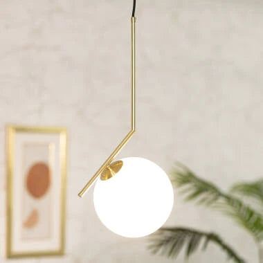 KRUMAVO hanglamp goud, detail van het metalen frame