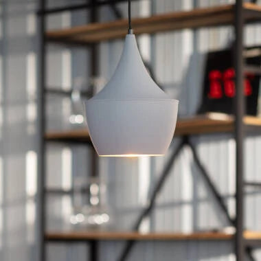 BREGANO hanglamp in een woonkamer