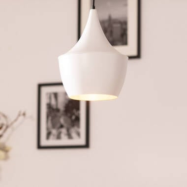 BREGANO hanglamp in wit in een lichte ruimte