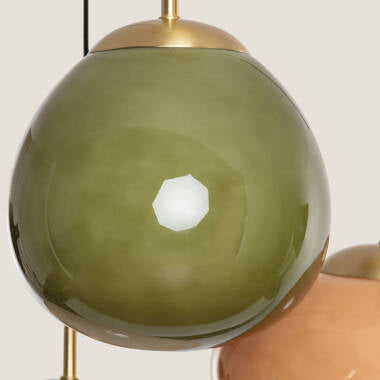 Hanglamp Ludrano in groen boven een eettafel