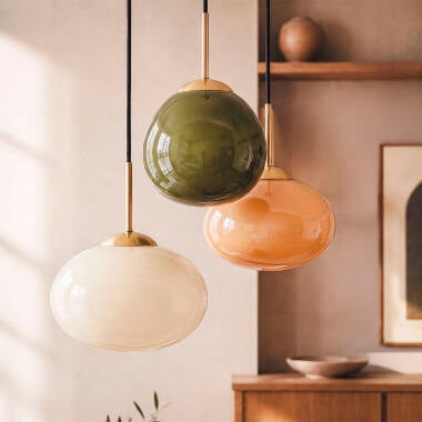 Hanglamp Ludrano in groen gezien vanaf de zijkant