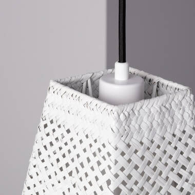 DELFAVO hanglamp boven een eettafel