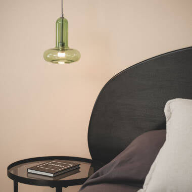 Hanglamp Cordano in groen gezien vanaf de zijkant
