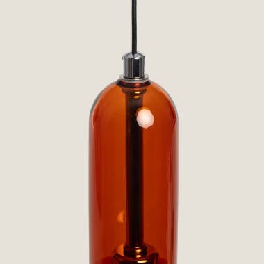 Hanglamp Cordano in amber boven een aanrechtblad