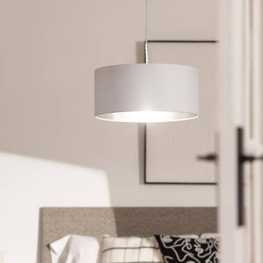 Detail van de witte linnen kap van de ERBANIVO hanglamp