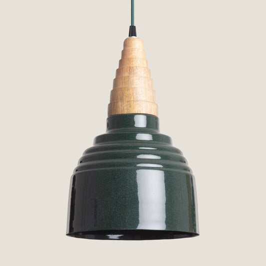Hanglamp Zaltaro met groene metalen kap en houten detail