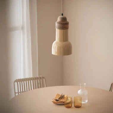 URNARO hanglamp boven een keukeneiland