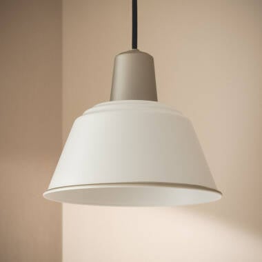 Hanglamp Nerbaro boven een wastafel