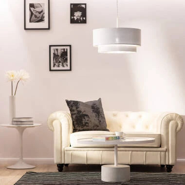 Detail van de witte linnen kap van de AMRIVANO hanglamp