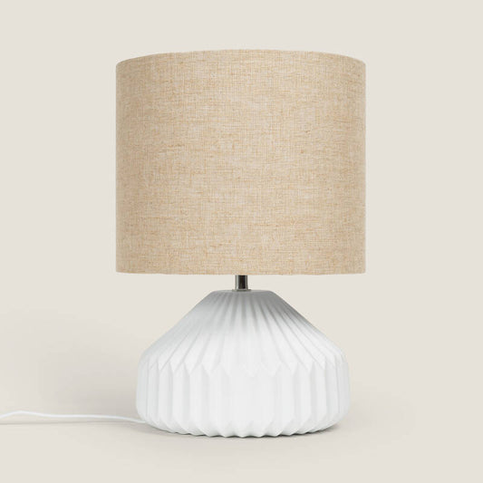 TIRDAVO witte tafellamp van porselein met textielen kap