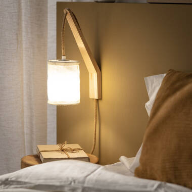 Wandlamp Trevano brandend aan de wand