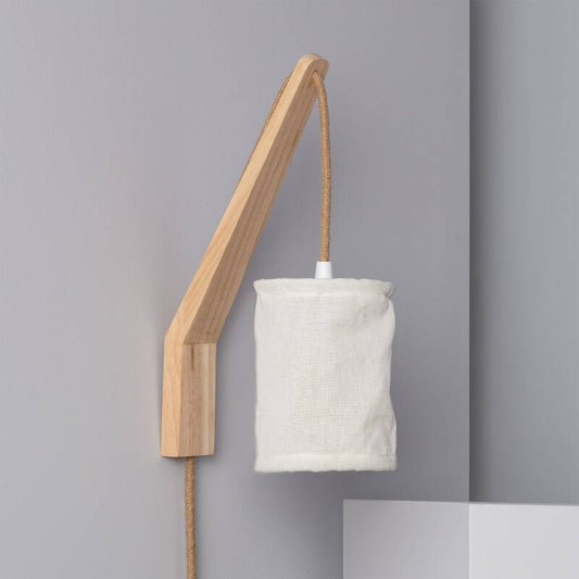 Wandlamp Trevano met houten basis en stoffen kap