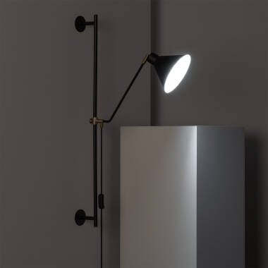 Wandlamp Verlano gemonteerd op de wand
