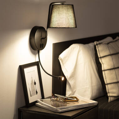 Wandlamp Wildaro gemonteerd op de wand