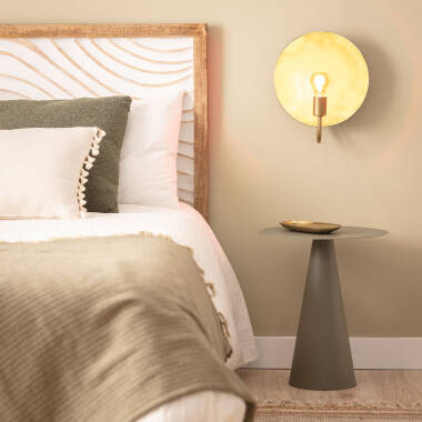 Wandlamp Xandaro gemonteerd op de wand
