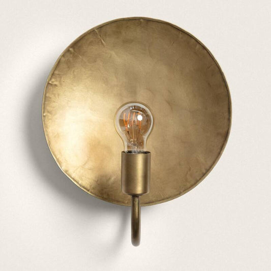 Wandlamp Xandaro in goudkleurig metaal met open kap