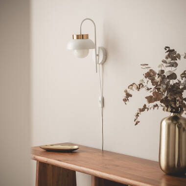 Wandlamp Umbraro gemonteerd op de wand
