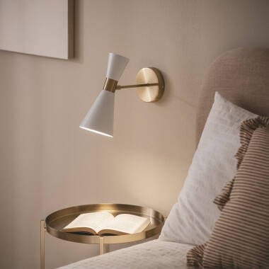 Wandlamp Hultaro van metaal, zijaanzicht