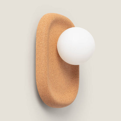 Wandlamp Pelmaro van kurk met metalen onderdelen in naturel