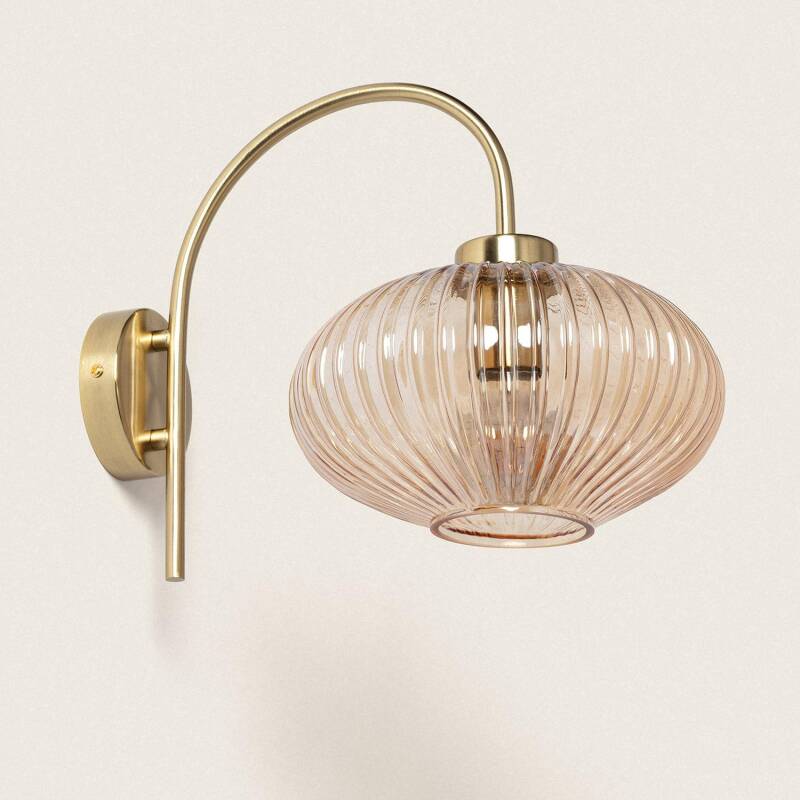 Wandlamp Xeravo met bolvormige amberkleurige glazen kap