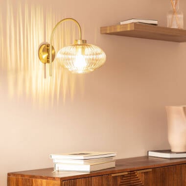 Wandlamp Xeravo, detail van het amberkleurige glas