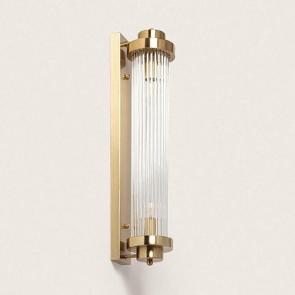 Wandlamp Lasmivo verticaal met gouden metalen structuur en glazen staven