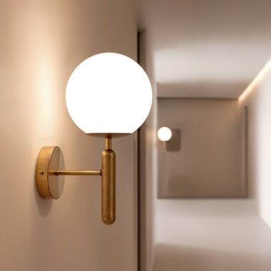 Wandlamp Delmaro detail van het aluminium frame