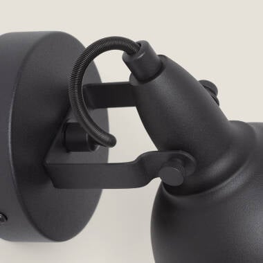 Wandlamp Selvano aan de wand gemonteerd