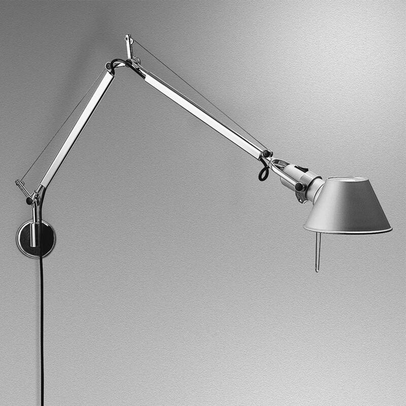 Wandlamp Sundaro in zilver aluminium met gelede verstelbare arm