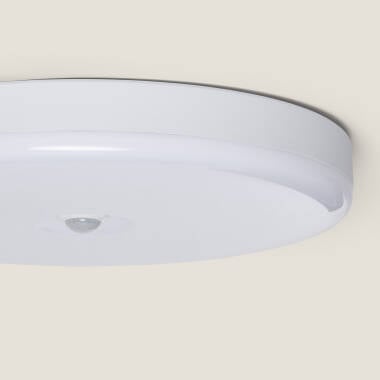 MISBARO plafondlamp brandend aan het plafond